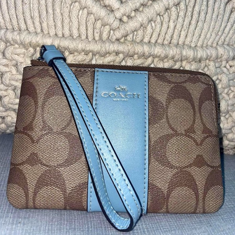 Coach Wallet - Picture 2 of 2